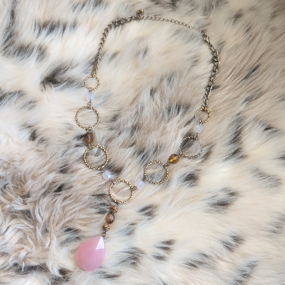 Elegant Pink and Gold Necklace